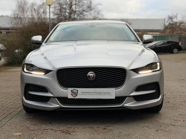 2020 Jaguar XE 2.0 HSE 4dr Auto