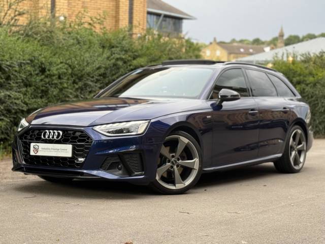 Audi A4 Avant 2.0 35 TDI Black Edition 5dr S Tronic Estate Diesel BLUE